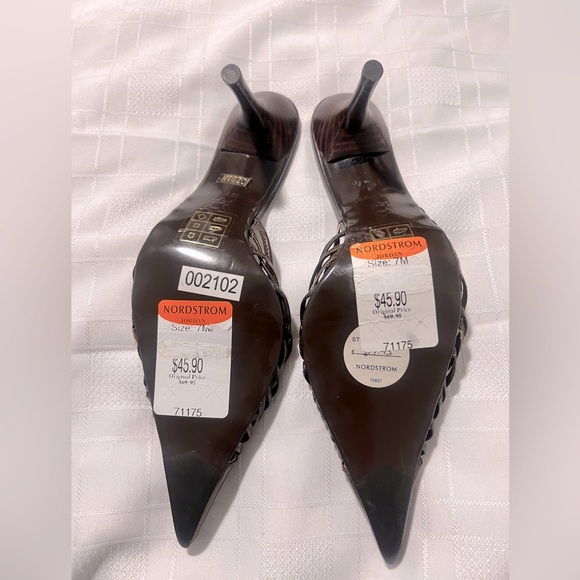 N.Y.L.A 2.5” Heels Size 7 Brown - Picture 2 of 6